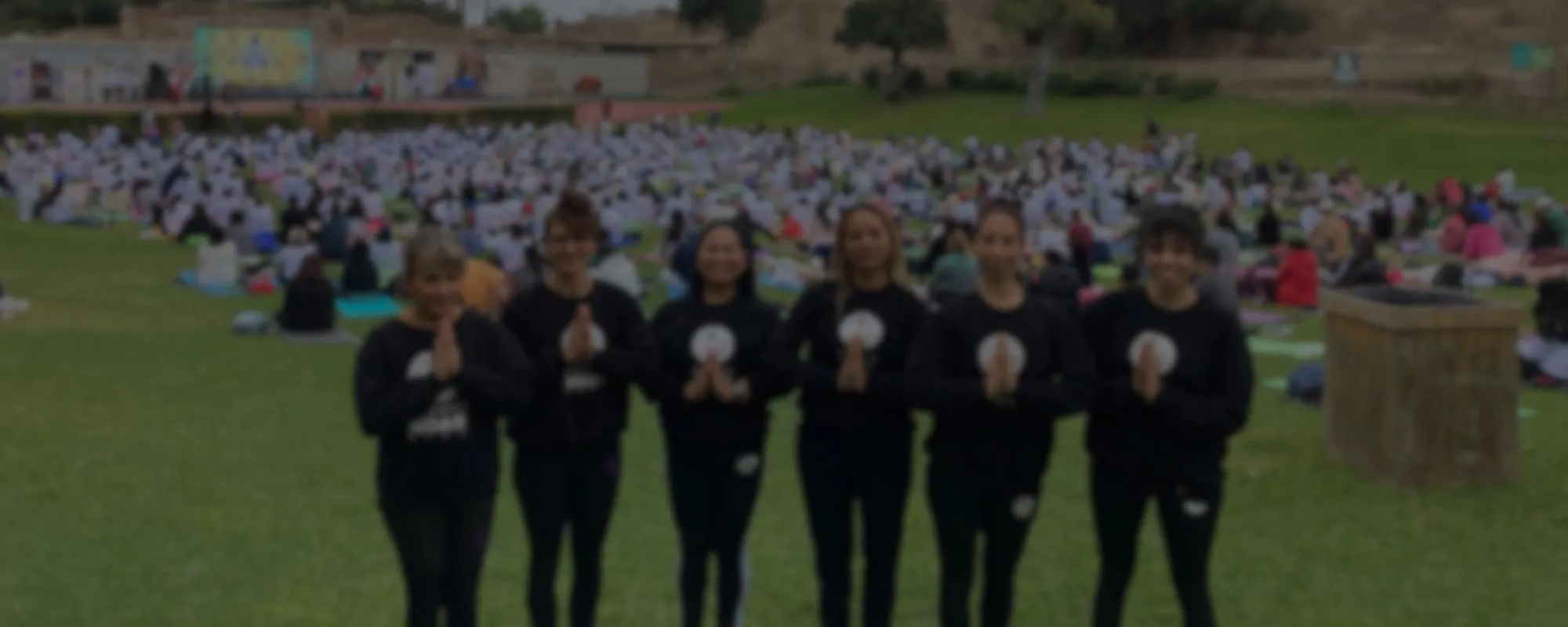 Corponoar apoyando a la embajada de la india en Perú para la realización del día internacional del Yoga